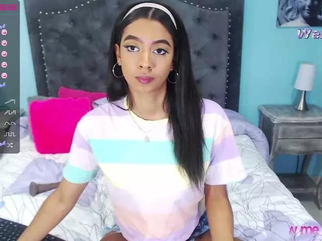 ALANAFOX on BongaCams 
