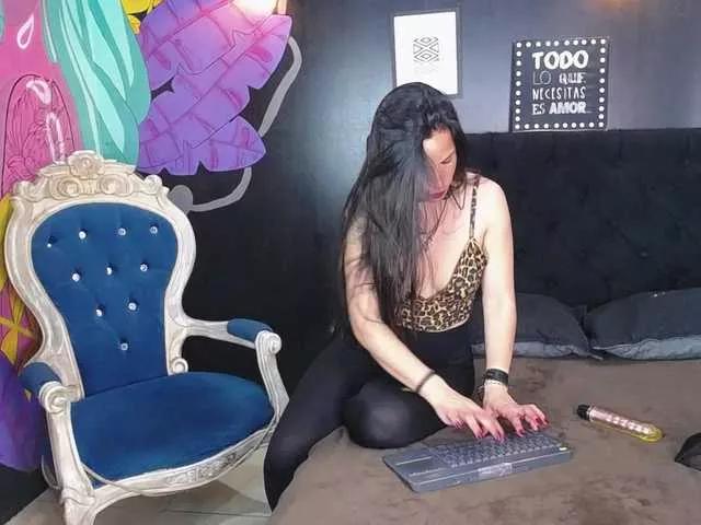Alanna-Fox- on BongaCams