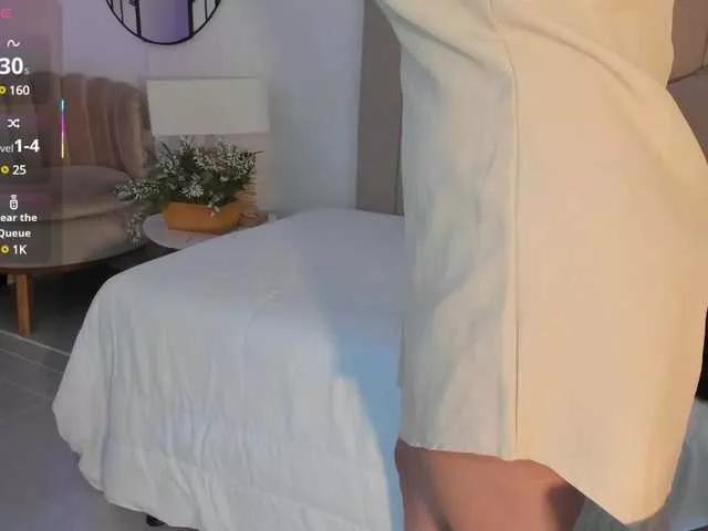 allanaluna on BongaCams 