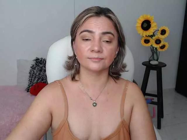 ana-milf on BongaCams 