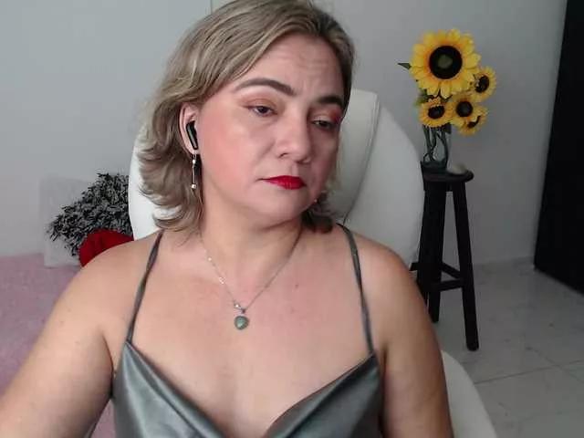 ana-milf on BongaCams 