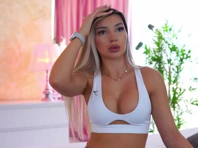 ArtTeasee on BongaCams 