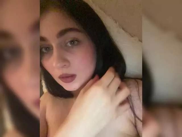 BabyMilia717 on BongaCams