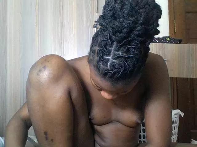 Babyrozzilah on BongaCams 