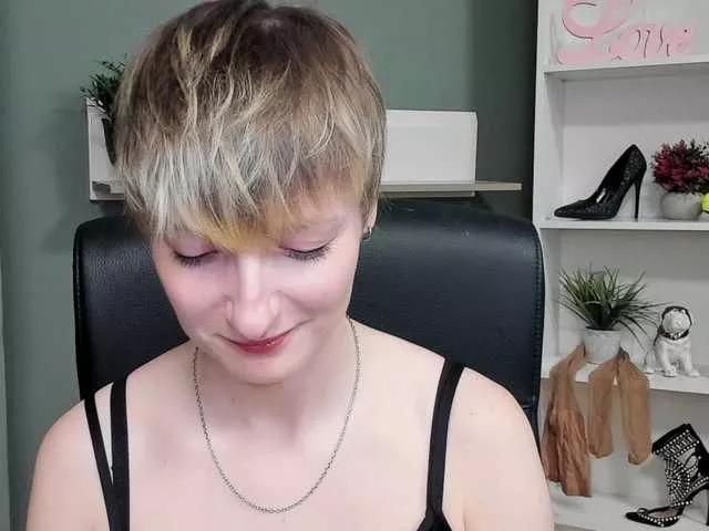 BlairPlay on BongaCams