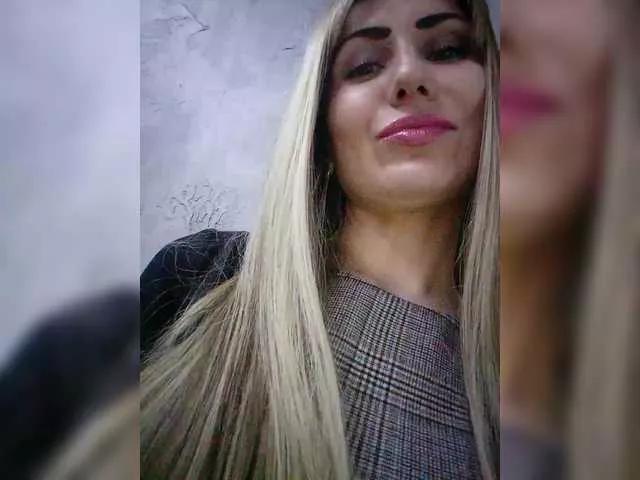 Cassssablanca on BongaCams 