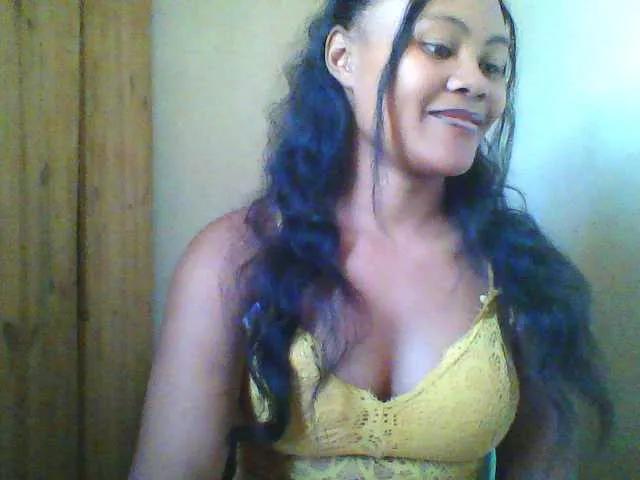 Dilliannah on BongaCams
