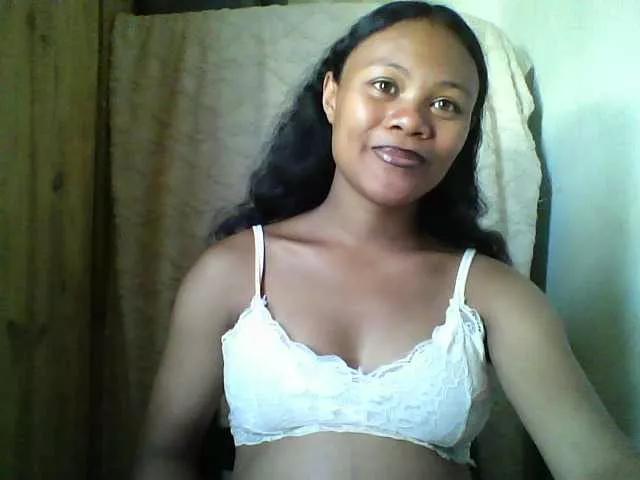Dilliannah on BongaCams 