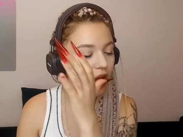 EleanorBaker on BongaCams