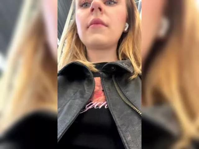 elegantbabe on BongaCams 
