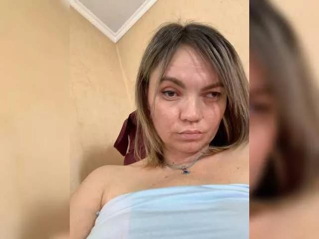 Ella-Pearlie on BongaCams 