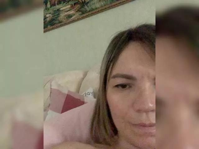 Ella-Pearlie on BongaCams 