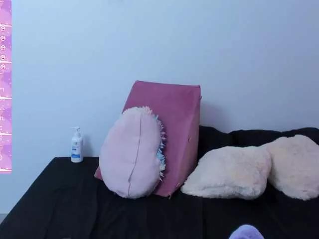 EllaDavs on BongaCams