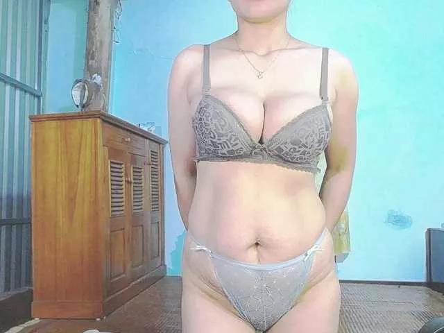 EllaShow93 on BongaCams 