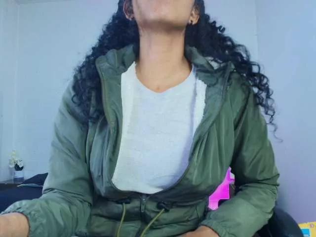 Ellie-Alves on BongaCams 