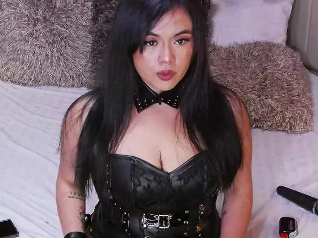 EllieMartini on BongaCams 