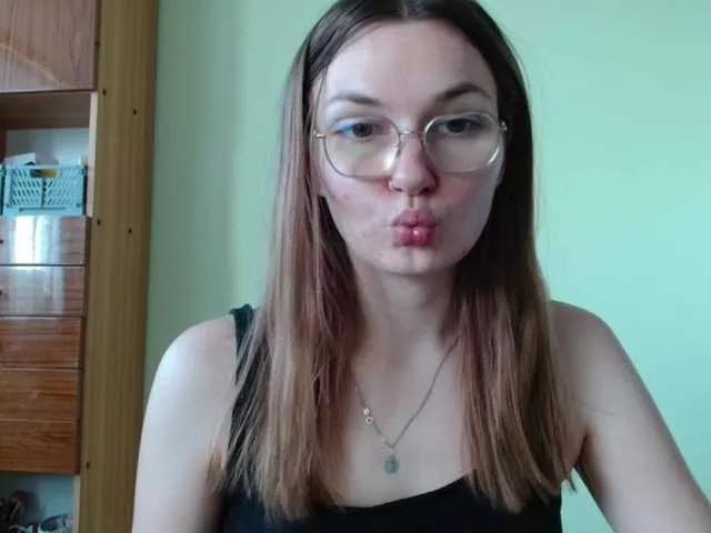 Ellyxcute on BongaCams