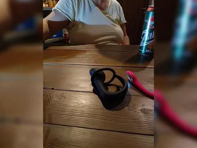 eluk on BongaCams