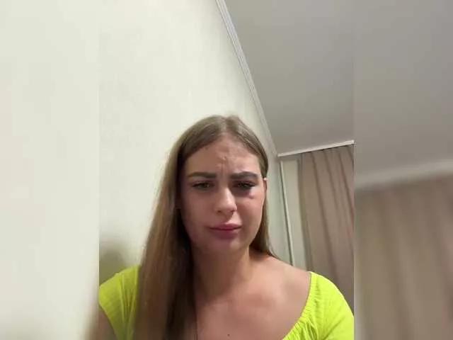Essie-Kathrynne2114 on BongaCams