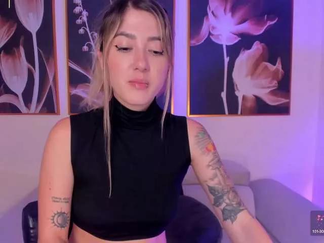 EveBenson on BongaCams 