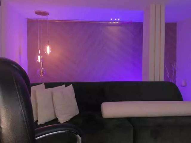 EveBenson on BongaCams