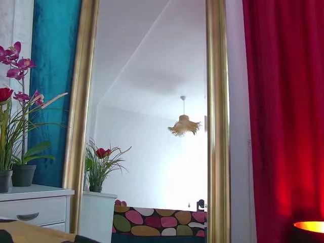 Foxxxy-MILF on BongaCams 