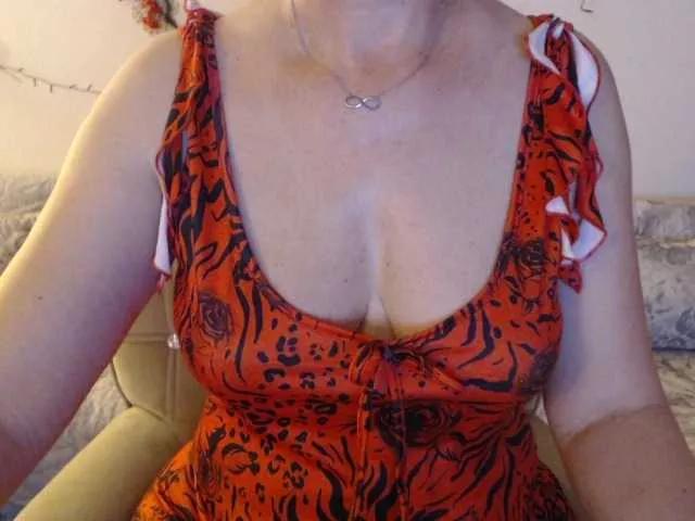 goodSnowQueen on BongaCams 