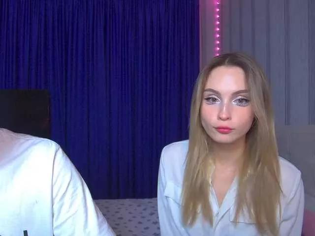 hollyJoys on BongaCams 