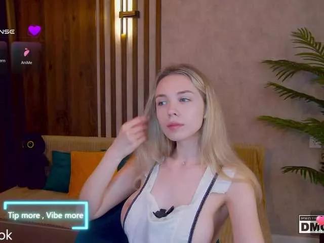 Hollywww on BongaCams 