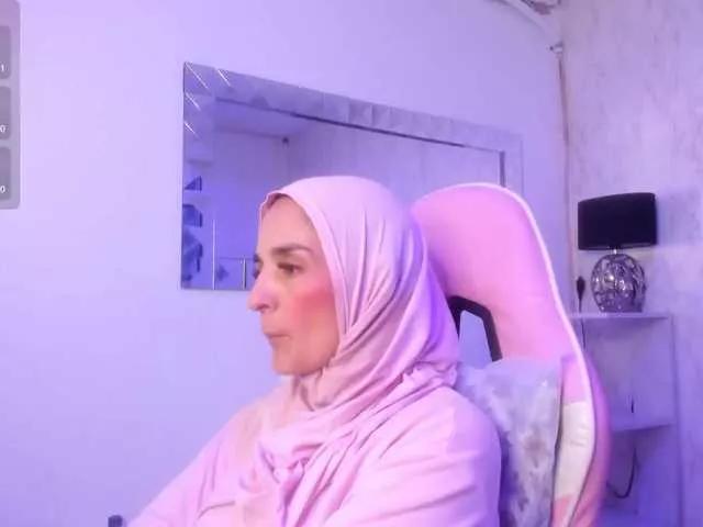 IrisKarimm on BongaCams