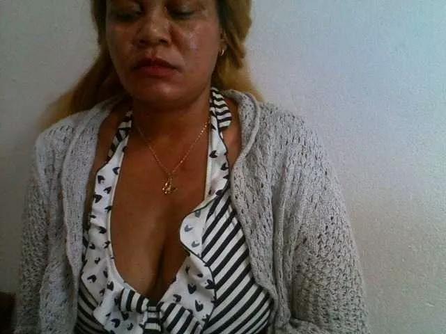 JELLA1 on BongaCams 