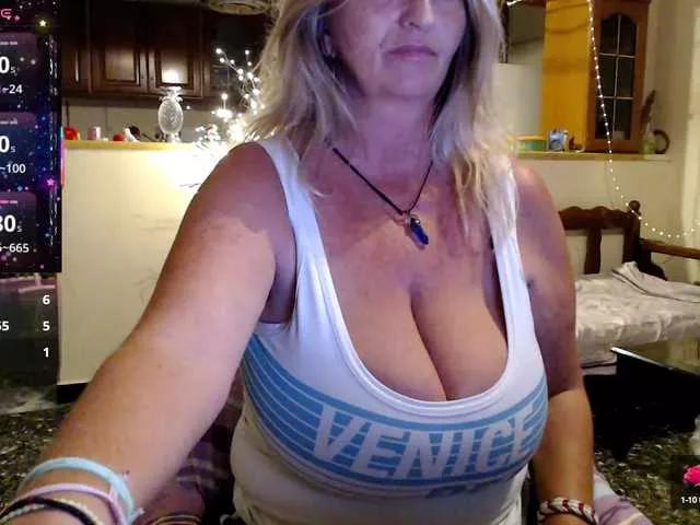 JennaDeluxe on BongaCams 