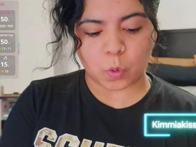Kimmiakiss22 on BongaCams 