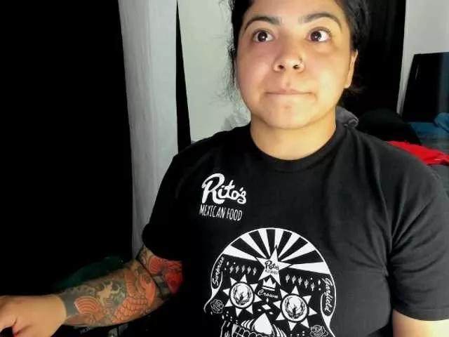 Kimmiakiss22 on BongaCams 