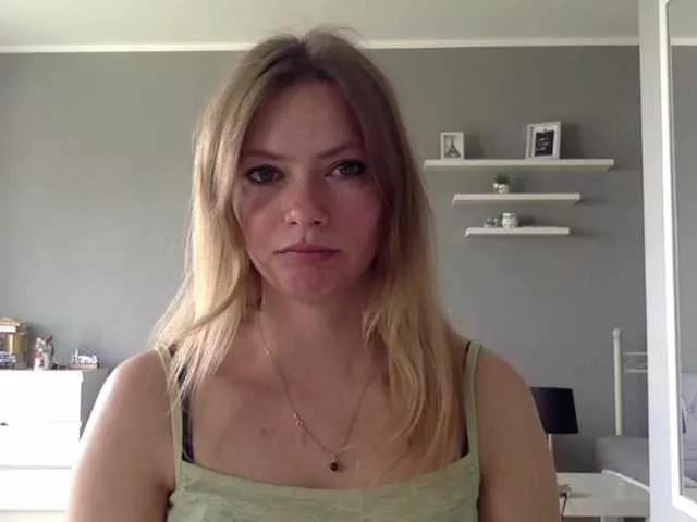 kissMillie on BongaCams