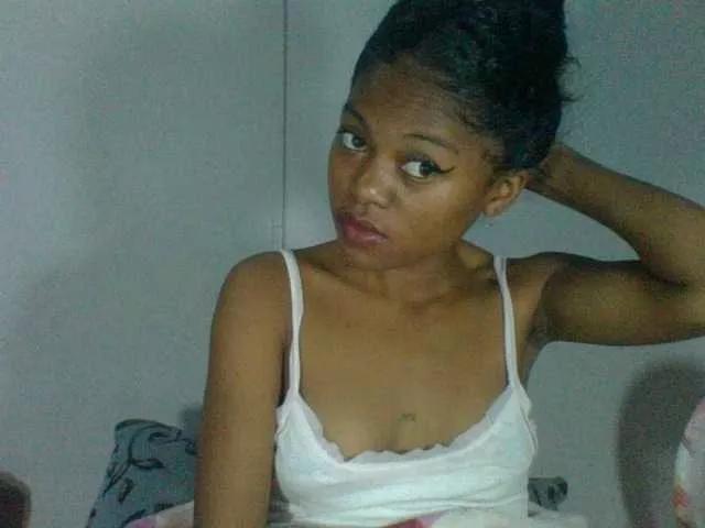 Laluna2 on BongaCams 