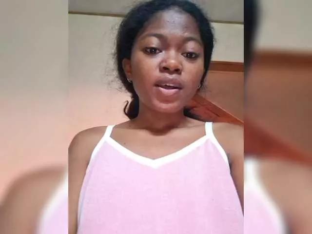Laluna2 on BongaCams 