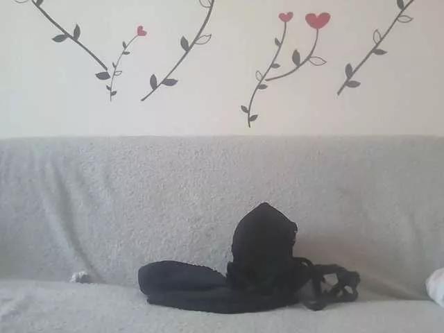 LaraXXX33 on BongaCams 