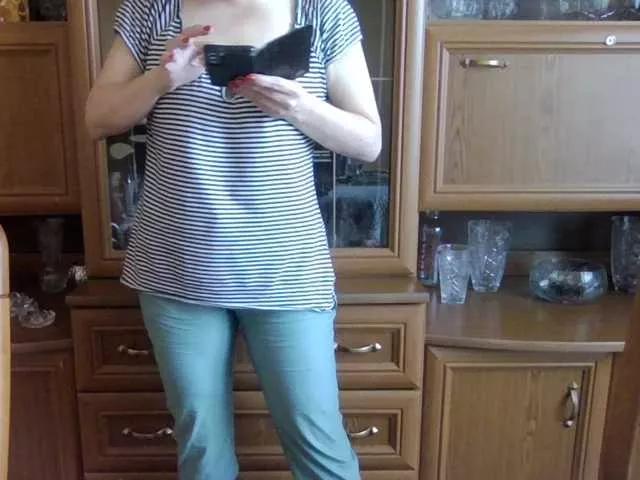 Larrisa3 on BongaCams 