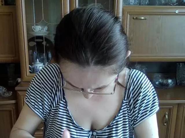 Larrisa3 on BongaCams 