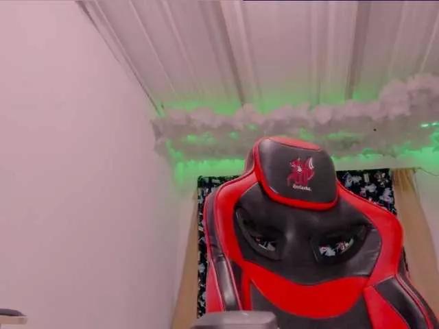 LauuuG on BongaCams 