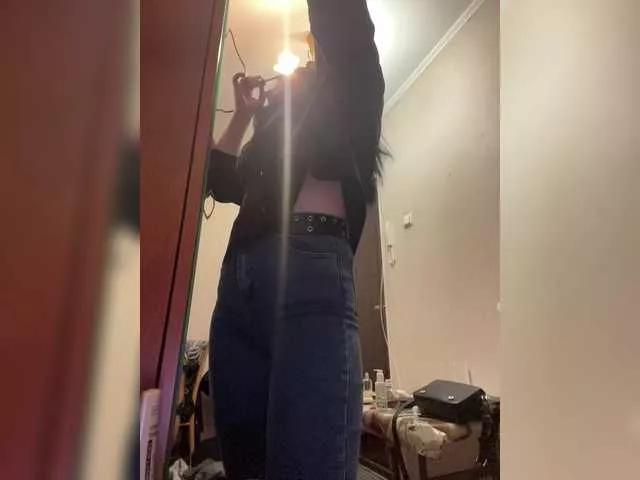 Laylay13 on BongaCams 