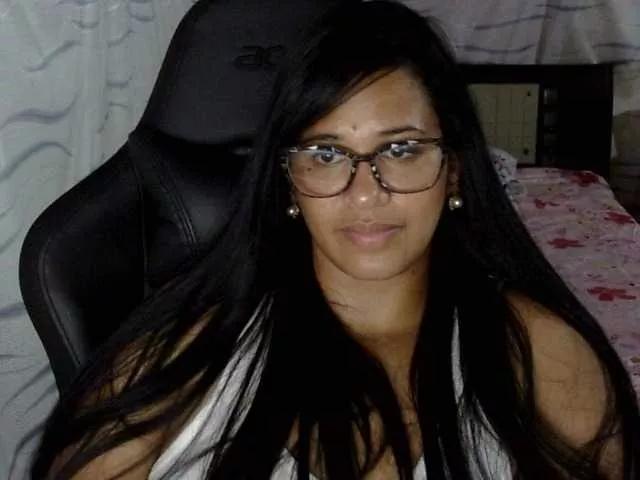 Letty33 on BongaCams 