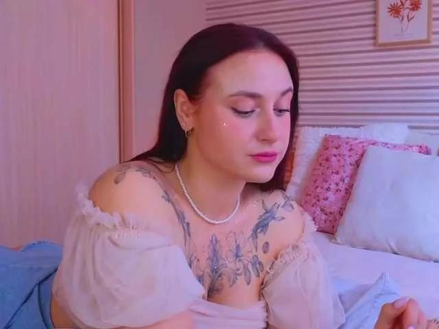 Lillii on BongaCams 
