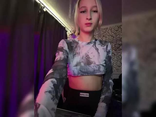 little-freya on BongaCams 