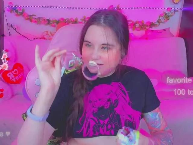 LittleKitsune on BongaCams 