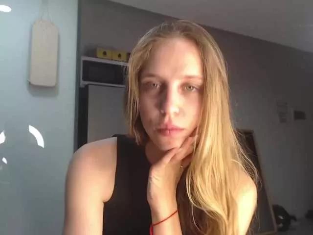 Littlemolly1 on BongaCams 