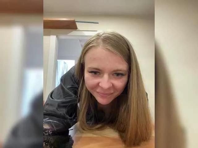 Lola-Kiss5 on BongaCams