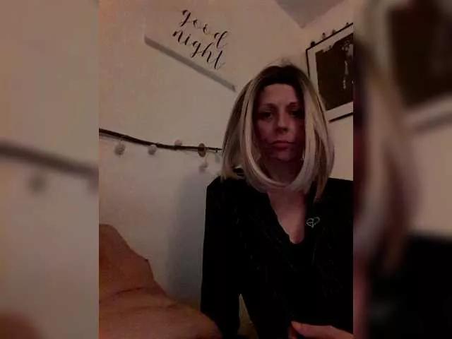 Lovelie59123 on BongaCams