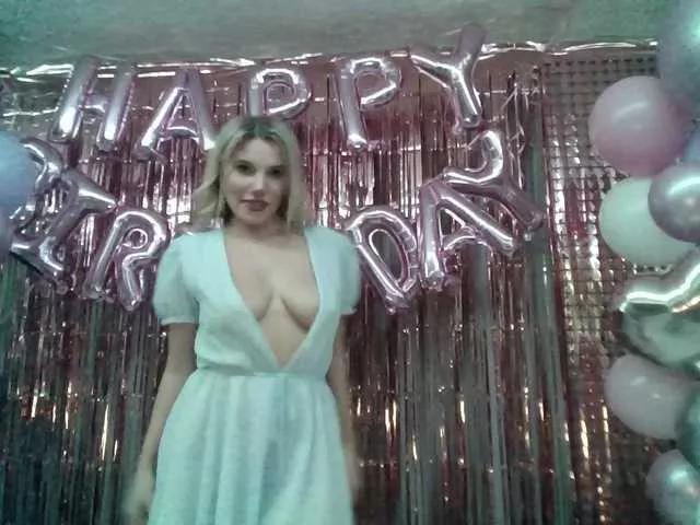 LYLAtop on BongaCams 